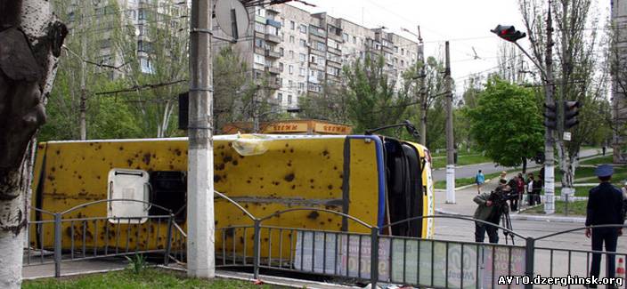 В Мариуполе перевернулся автобус с пассажирами: 25 человек получили травмы