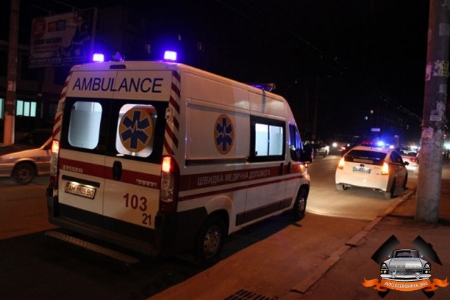 В Житомире в остановку влетел автомобиль: погиб 8-летний ребенок