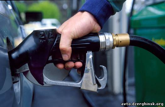 Антимонопольный комитет приказал снизить цены на бензин