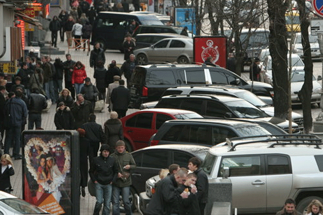 Всех водителей в Украине хотят заставить платить за парковку