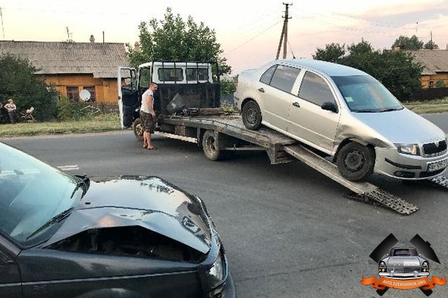 Субботнее ДТП в Константиновке:не поделили дорогу Volkswagen и Skoda
