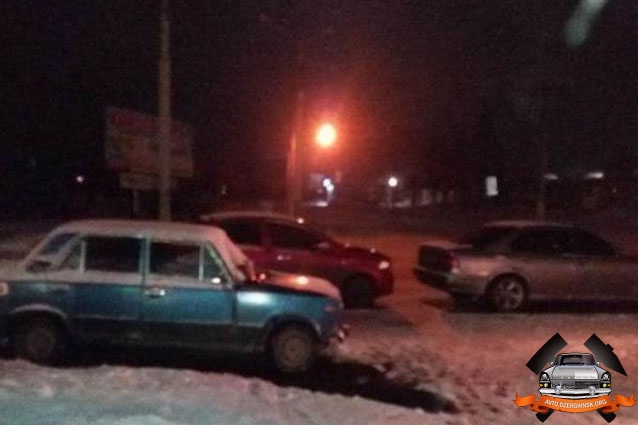В Краматорске по вине пьяного водителя столкнулись три автомобиля
