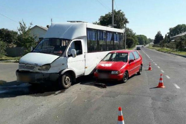В Дружковке в ДТП пострадали три взрослых пассажира автобуса и ребенок