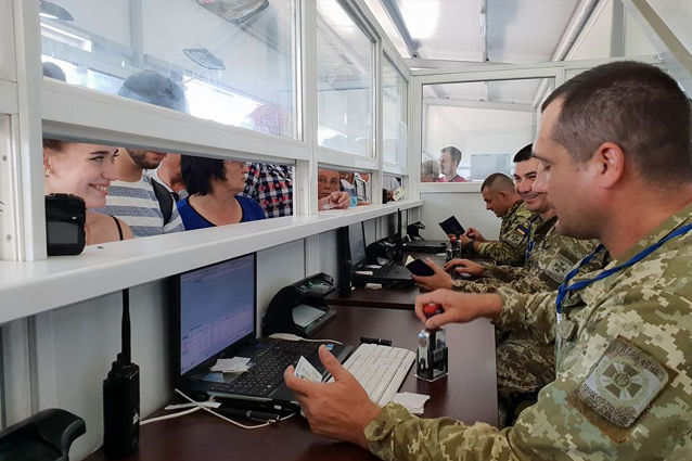 С октября на КПВВ Донбасса меняется порядок пересечения