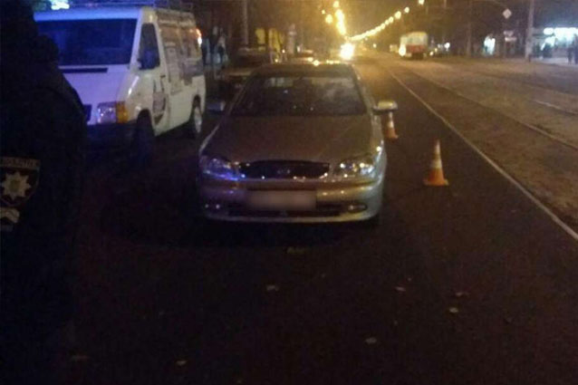 В Мариуполе под колеса автомобиля попал пешеход