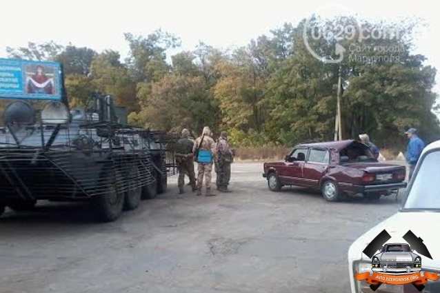Под Мариуполем военные на БТРе попали в аварию
