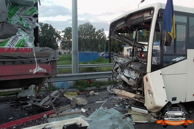В Полтавской области один военный погиб и шестеро пострадали в ДТП