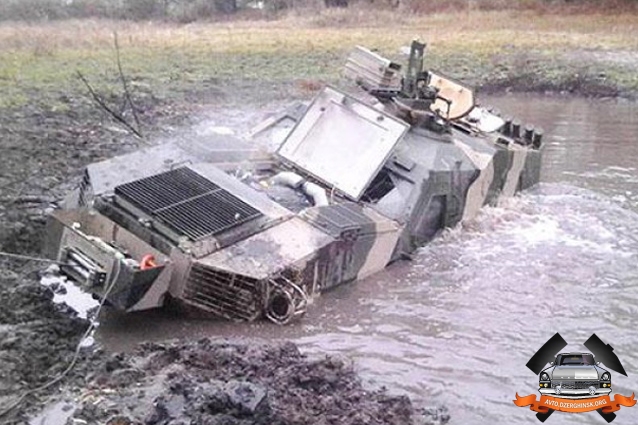 Броневик Дозор-Б утопили в болоте во время испытаний