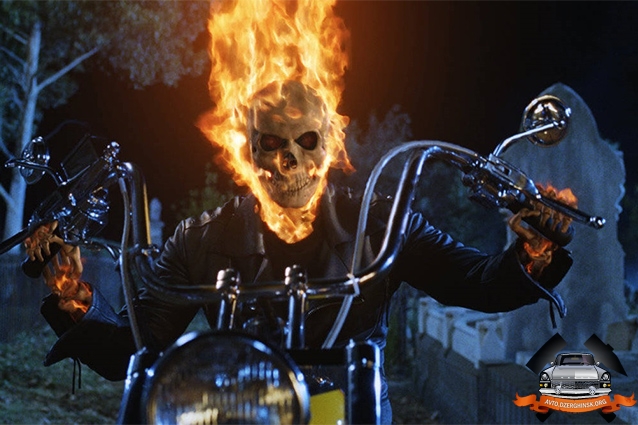 День мотоциклиста: ТОП-10 крутых гонщиков из кино