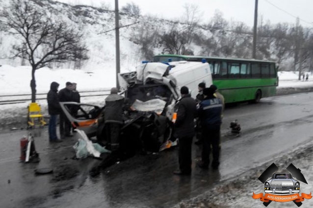 В Харькове произошло смертельное ДТП с участием скорой и автобуса