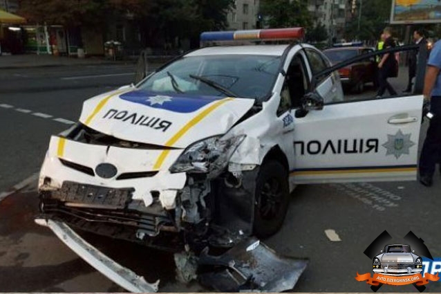В Киеве скончался пострадавший в ДТП с участием авто полицейских