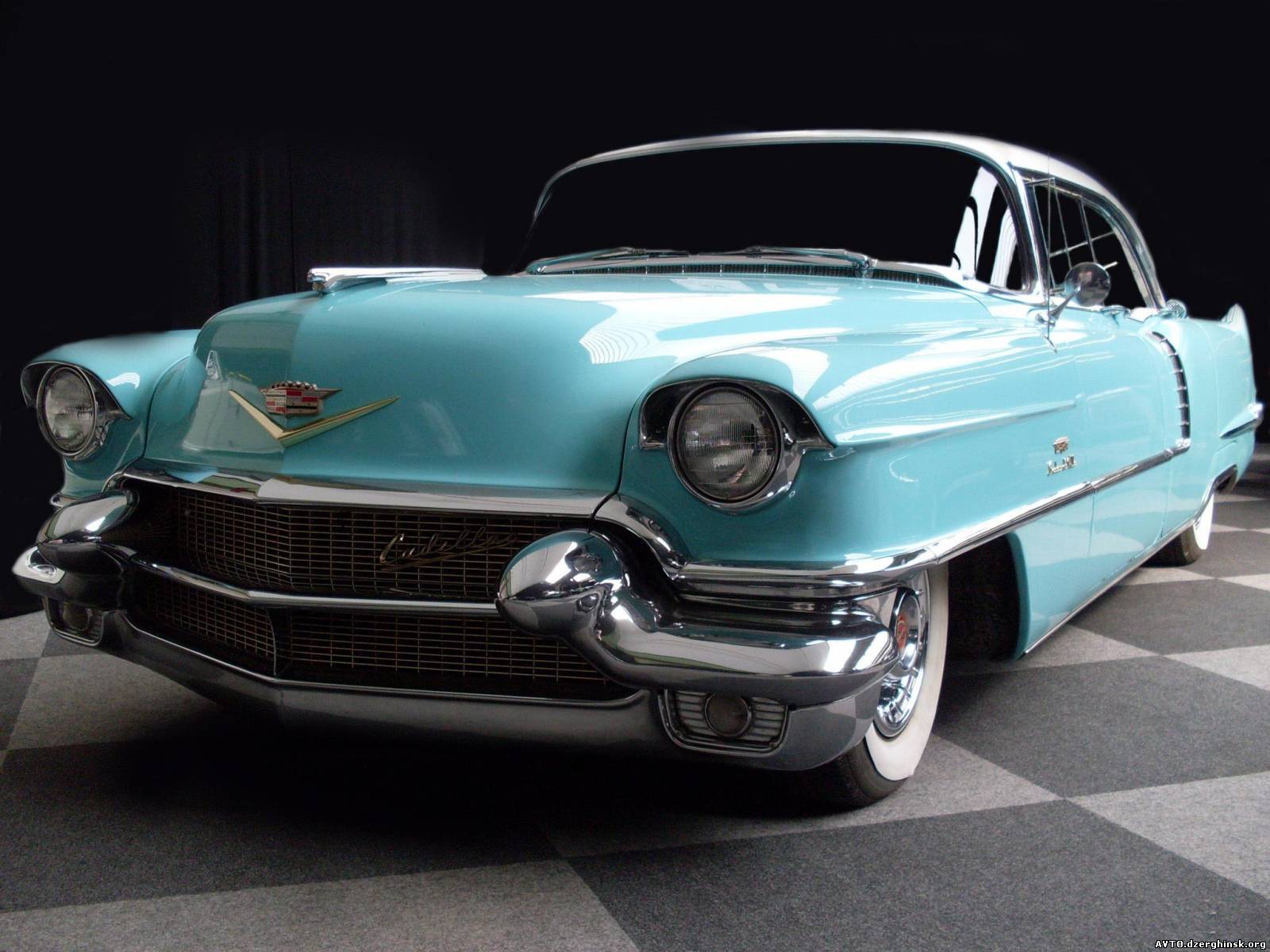 071. Cadillac Sedan deVille 1956